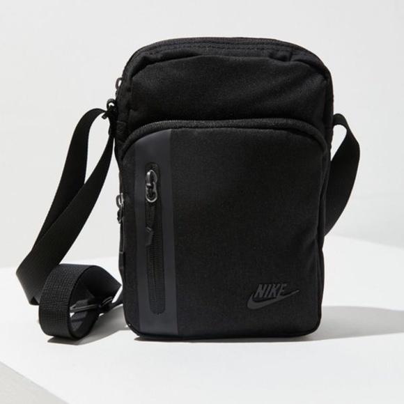 nike small tech crossbody bag